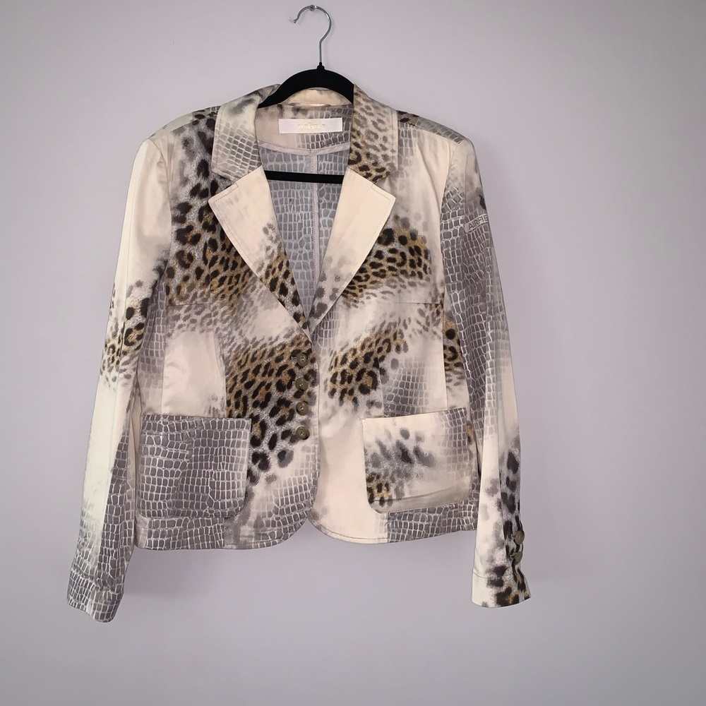 Airfield Womens’ Animal Print Blazer